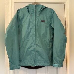 Patagonia dark teal color size Small rain jacket